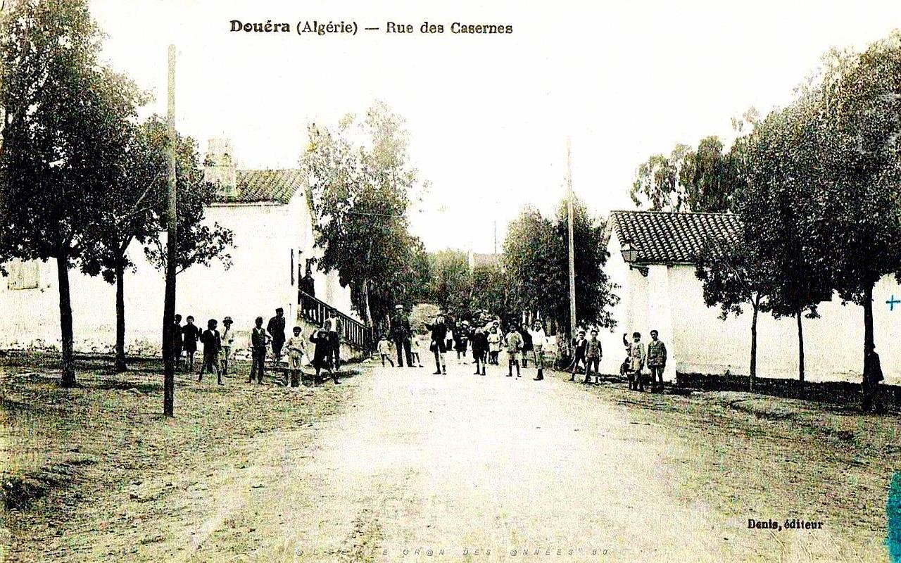 1727- Douera - La Rue des Casernes.jpg